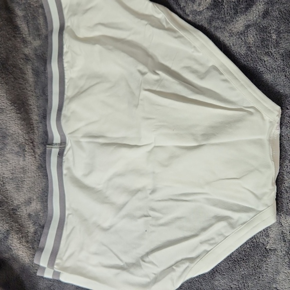 Find White Briefs - Picture 2 of 3